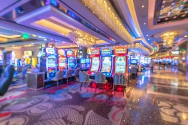 warnet app dashboard showing live football odds and casino games
